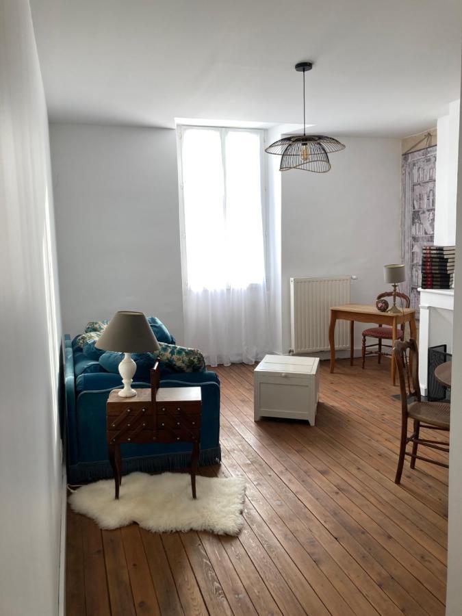 Un Petit Chateau Lauzun Exteriör bild