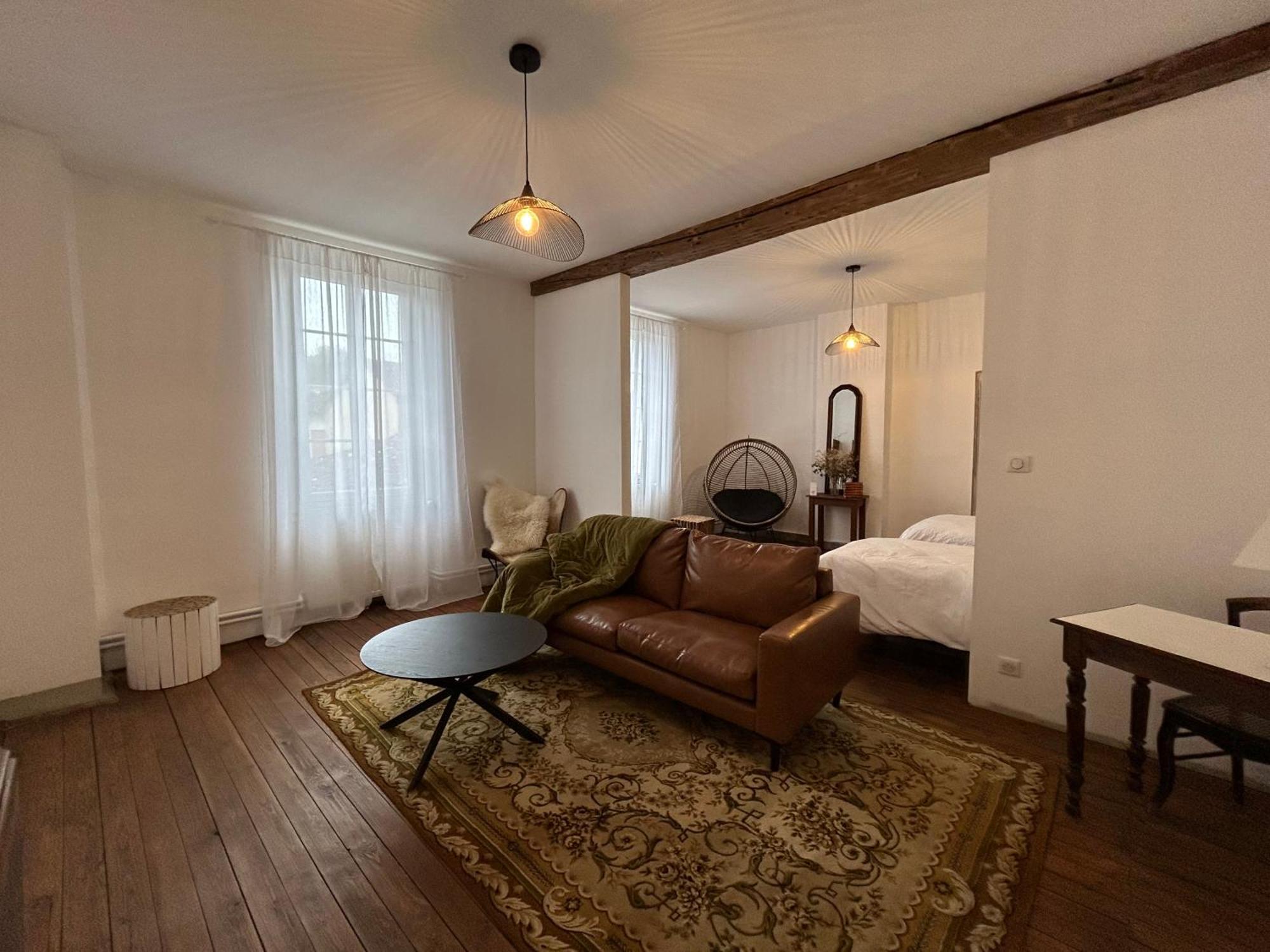 Un Petit Chateau Lauzun Exteriör bild